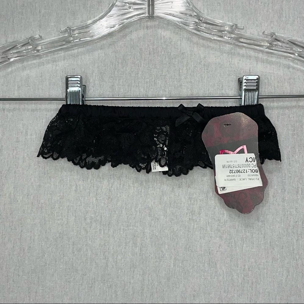 Maidenform Super Sexy Big Floral Lace Garter MFB104